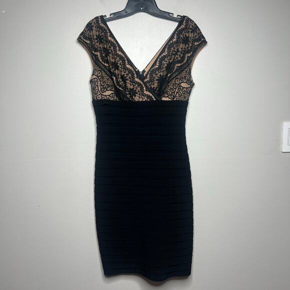 Adrianna Papell Black Lace Dress Shutter Pleated Women's 8 V-Neck Cap Sleeve - Picture 2 of 12